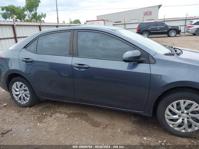 Toyota COROLLA LE 2018 5YFBURHE8JP786722 Image 13