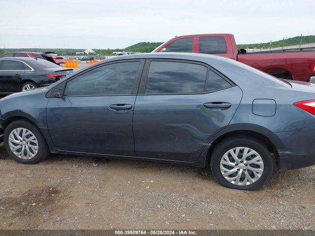 Toyota COROLLA LE 2018 5YFBURHE8JP786722 Image 14