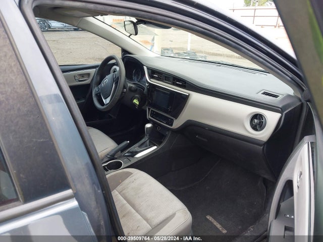 Toyota COROLLA LE 2018 5YFBURHE8JP786722 Image 5