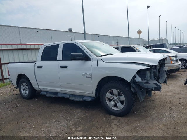 1C6RR6KG7KS726835 RAM 1500 Classic Tradesman  4x2 5'7 Box