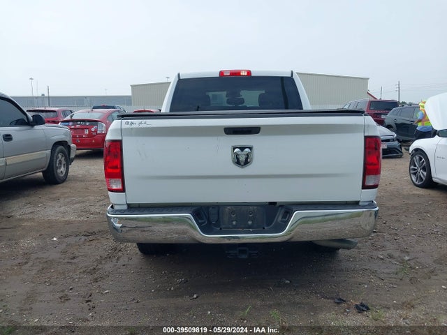 1C6RR6KG7KS726835 RAM 1500 Classic Tradesman  4x2 5'7 Box