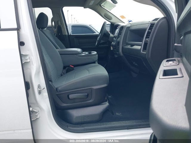 1C6RR6KG7KS726835 RAM 1500 Classic Tradesman  4x2 5'7 Box