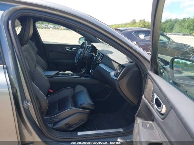 7JRA22TM0KG007003 Volvo S60 T6 R-design