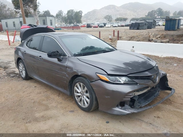 Toyota CAMRY LE 2019 4T1B11HK1KU230851 main image