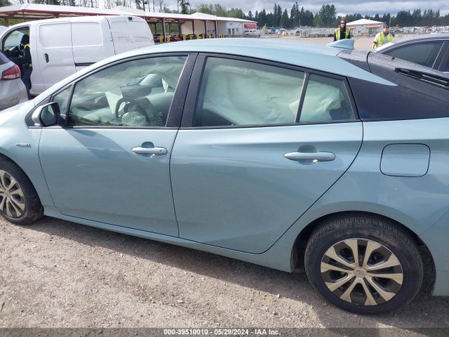 Toyota Prius Two 2016 JTDKBRFU4G3016213 Image 15
