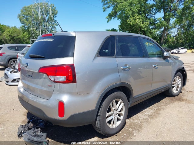 KIA SORENTO LX 2014 5XYKTCA61EG550264 Image 4