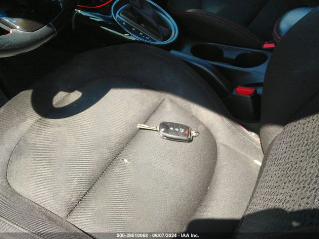 KNDJP3A54F7772030 KIA SOUL +