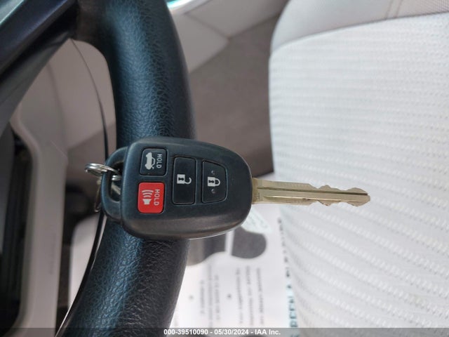 Toyota CAMRY LE 2016 4T4BF1FK8GR572234 Image 11