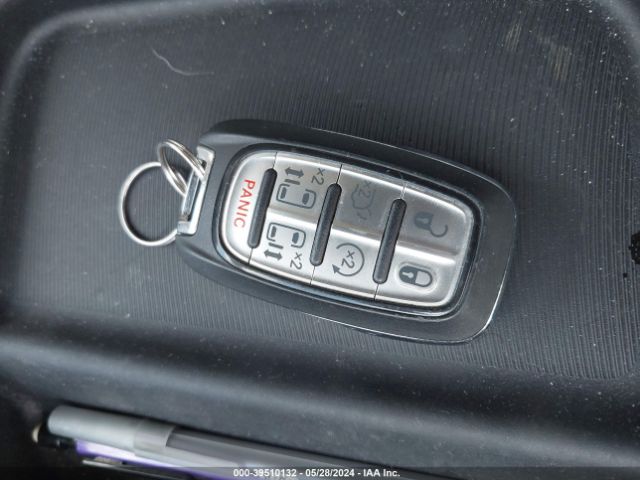 2C4RC1DG3MR566483 Chrysler Voyager Lxi