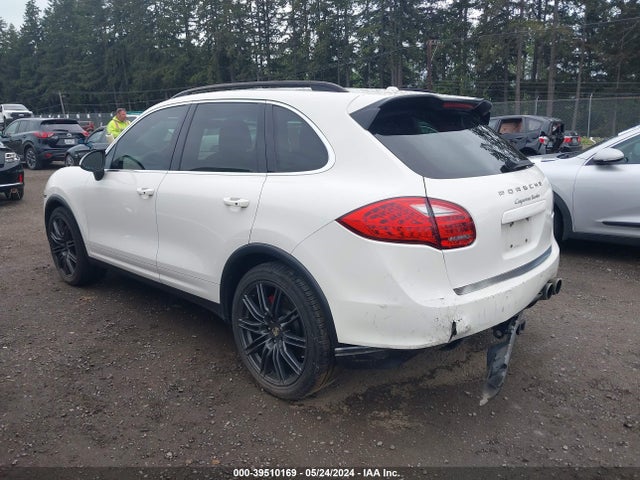 2011 PORSCHE CAYENNE WP1AC2A29BLA83046 Photo 2