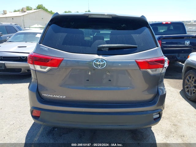 Toyota Highlander Le 2018 5TDZARFH7JS038300 Image 16