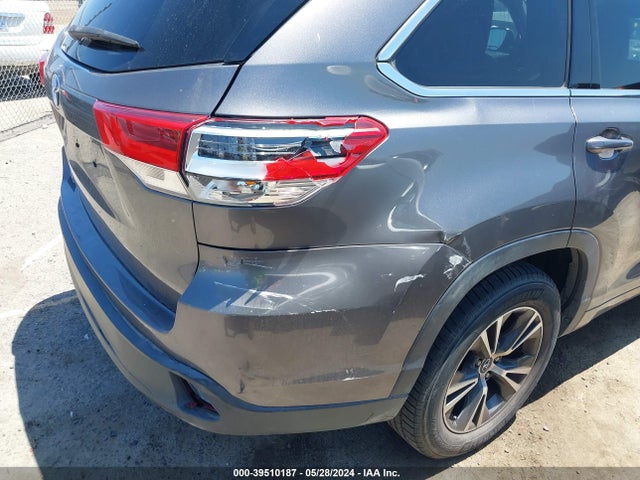 Toyota Highlander Le 2018 5TDZARFH7JS038300 Image 20