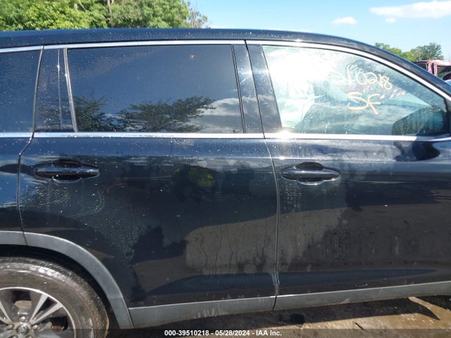 Toyota Highlander Le Plus 2019 5TDBZRFH7KS726406 Image 13