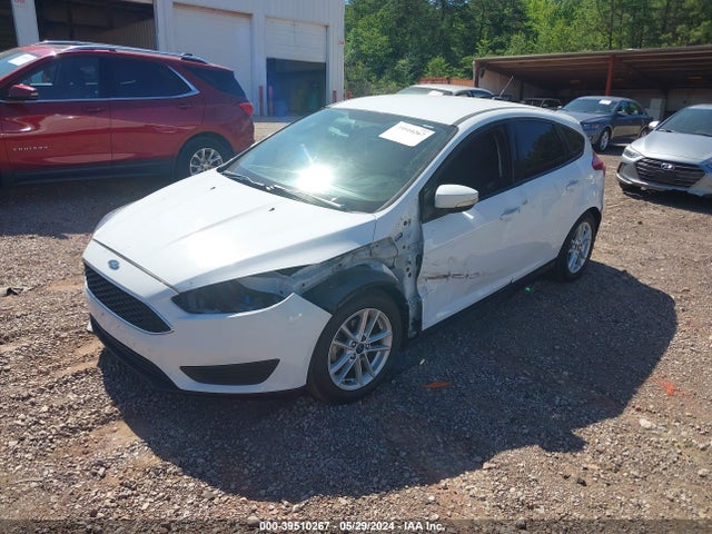 Ford FOCUS SE 2017 1FADP3K29HL279042 Image 2