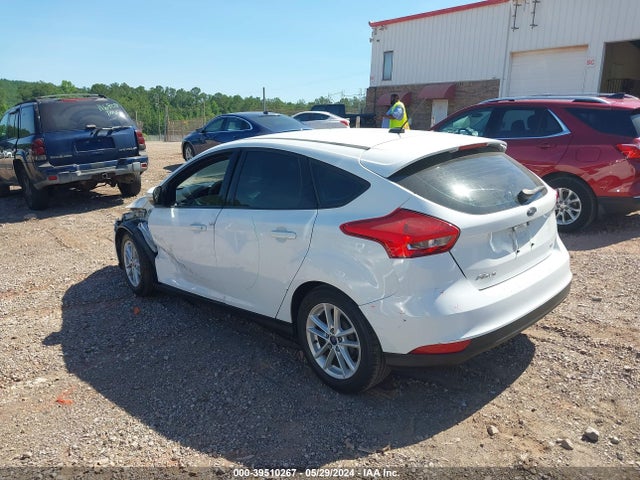 Ford FOCUS SE 2017 1FADP3K29HL279042 Image 3