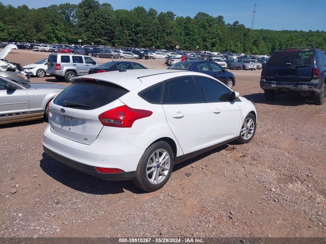 Ford FOCUS SE 2017 1FADP3K29HL279042 Image 4