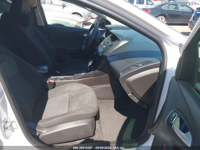 Ford FOCUS SE 2017 1FADP3K29HL279042 Image 5