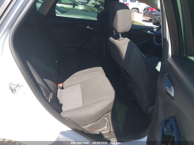 Ford FOCUS SE 2017 1FADP3K29HL279042 Image 8