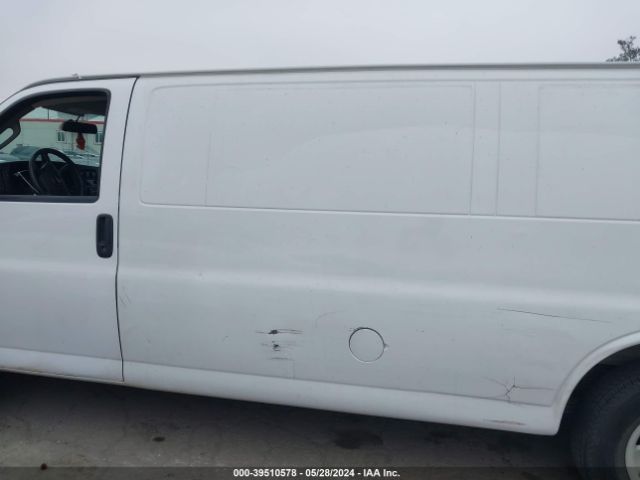 1GCWGBFP5J1272660 Chevrolet Express 2500 Work Van
