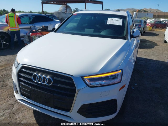 WA1HCCFS7JR013663 Audi Q3 2.0t Premium/2.0t Sport Premium