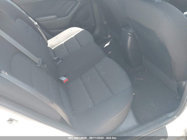 KIA FORTE LX 2016 KNAFK4A65G5511387 Image 8