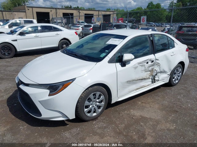 Toyota COROLLA LE 2022 5YFEPMAE8NP358348 Image 2