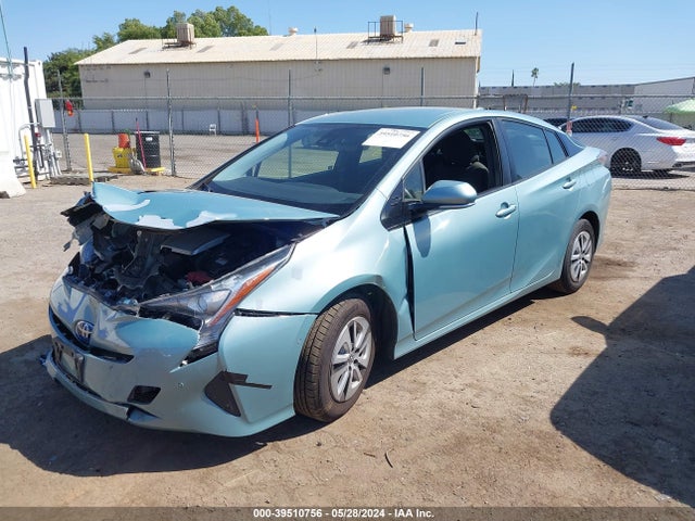 Toyota Prius Two 2018 JTDKBRFU2J3061352 Image 2