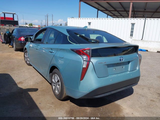 Toyota Prius Two 2018 JTDKBRFU2J3061352 Image 3