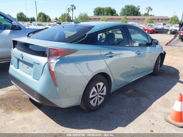 Toyota Prius Two 2018 JTDKBRFU2J3061352 Image 4