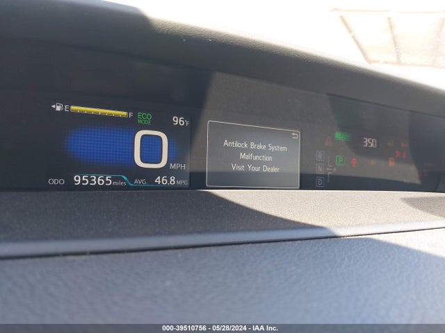 Toyota Prius Two 2018 JTDKBRFU2J3061352 Image 7