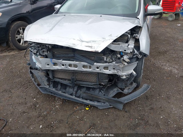 Ford FOCUS SE 2016 1FADP3K21GL301954 Image 6