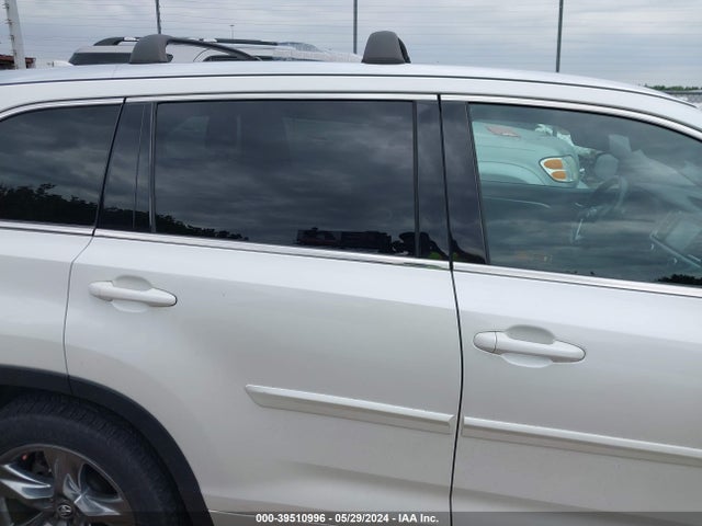 Toyota Highlander Limited Platinum 2018 5TDDZRFH0JS813586 Image 13