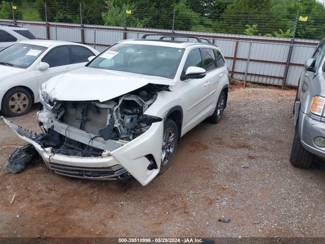 Toyota Highlander Limited Platinum 2018 5TDDZRFH0JS813586 Image 2
