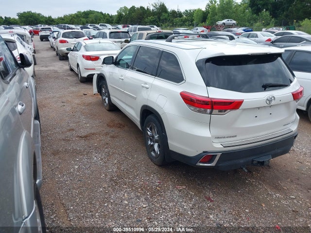 Toyota Highlander Limited Platinum 2018 5TDDZRFH0JS813586 Image 3