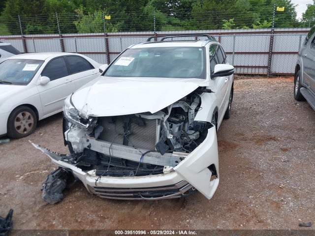 Toyota Highlander Limited Platinum 2018 5TDDZRFH0JS813586 Image 6