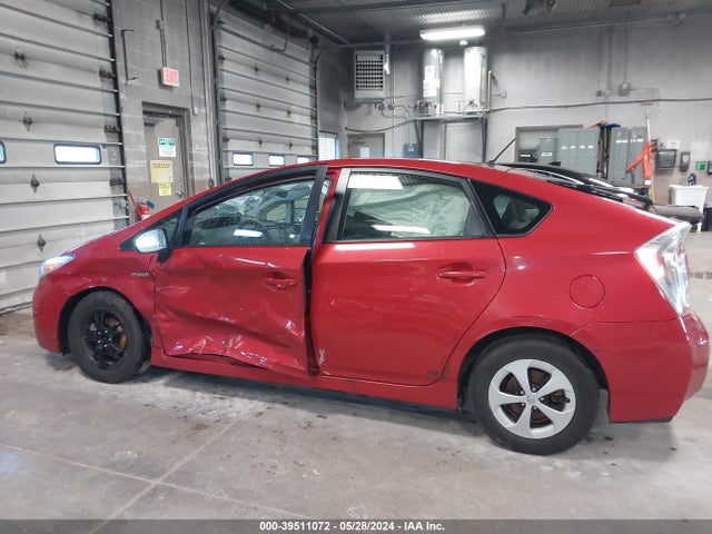 Toyota Prius Two 2015 JTDKN3DU6F0482412 Image 14