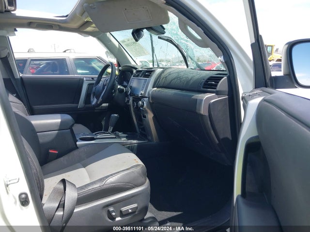 Toyota 4runner Sr5 Premium 2023 JTEFU5JR0P5295618 Image 5
