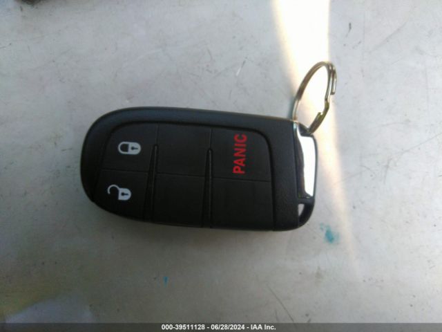 3C4NJCBB1JT471369 Jeep Compass Sun And Wheel Fwd
