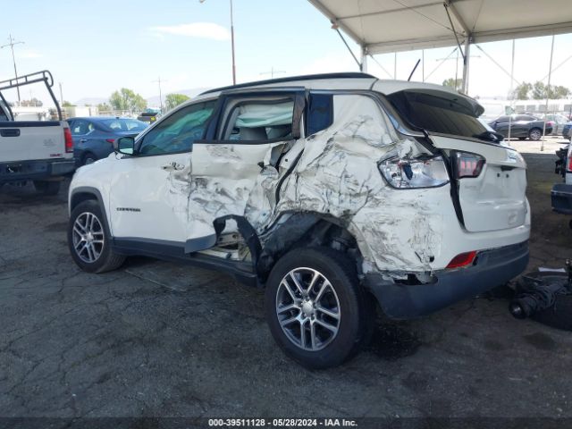 3C4NJCBB1JT471369 Jeep Compass Sun And Wheel Fwd