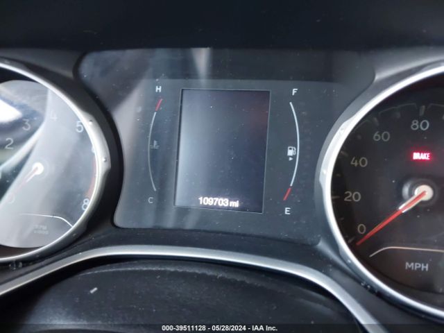 3C4NJCBB1JT471369 Jeep Compass Sun And Wheel Fwd
