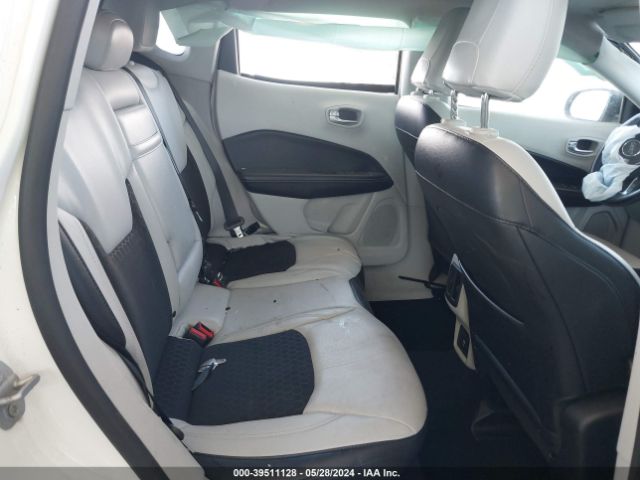 3C4NJCBB1JT471369 Jeep Compass Sun And Wheel Fwd