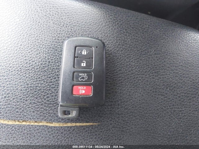 Toyota Rav4 Xle 2017 JTMWFREV1HJ148245 Image 11
