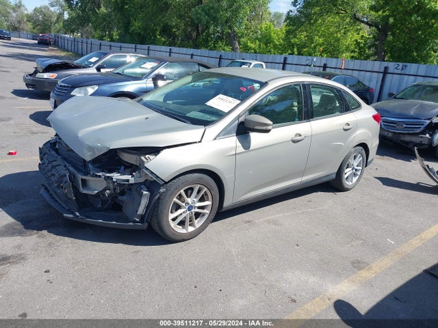 Ford FOCUS SE 2015 1FADP3F24FL230791 Image 2