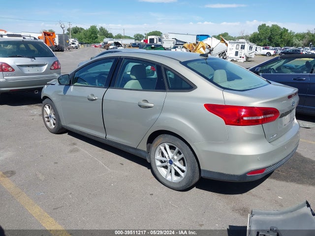 Ford FOCUS SE 2015 1FADP3F24FL230791 Image 3