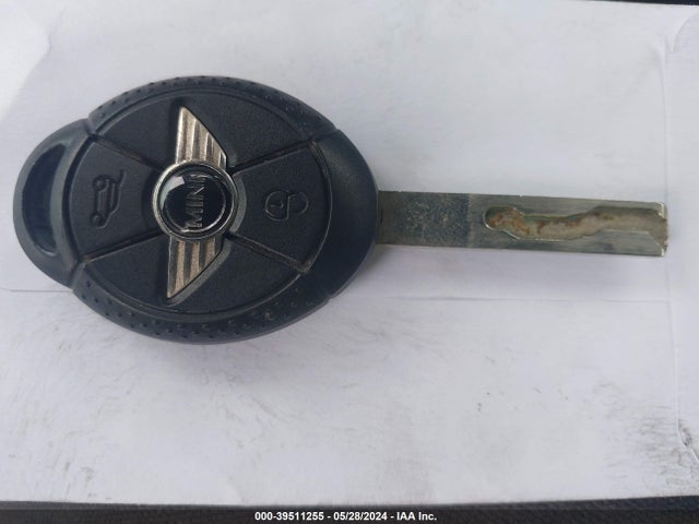 2006 MINI COOPER S WMWRE33506TN25274 Photo 10