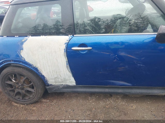 2006 MINI COOPER S WMWRE33506TN25274 Photo 5