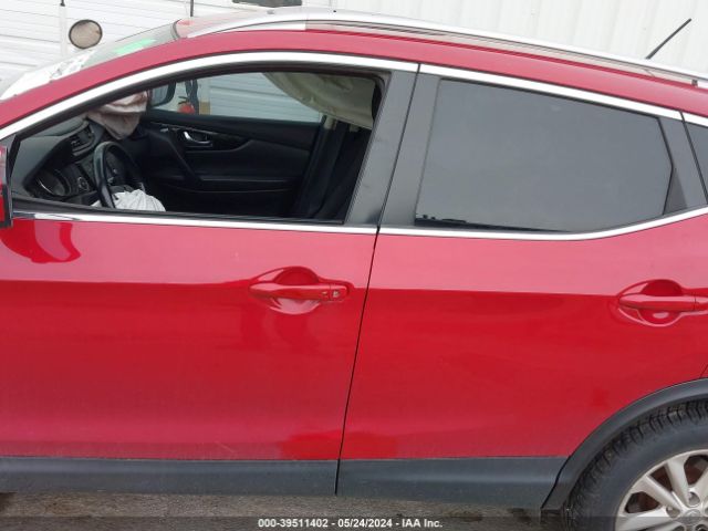 JN1BJ1CR8JW262128 Nissan Rogue Sport Sv