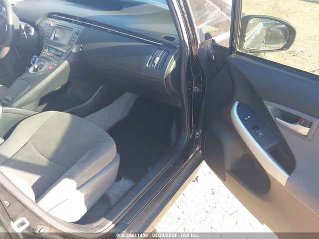 Toyota Prius Two 2014 JTDKN3DU4E1809172 Image 5