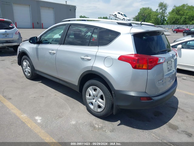 Toyota RAV4 LE 2015 2T3BFREV3FW252376 Image 3