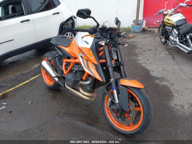 2022 KTM 1290 VBKV39404NM955670